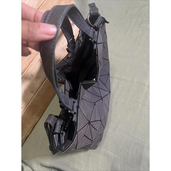 Geometric Luminous Purses and Handbags for Women Holographic Reflective Crossbod - Picture 11 of 15